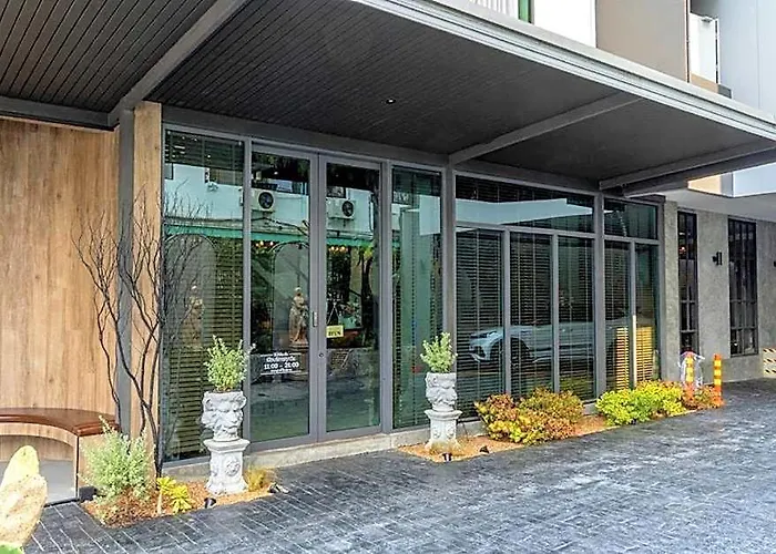 Hotel J Place
